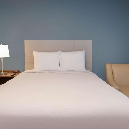 Woodsping Suites Washington Dc East Arena Drive Lake Arbor Extérieur photo