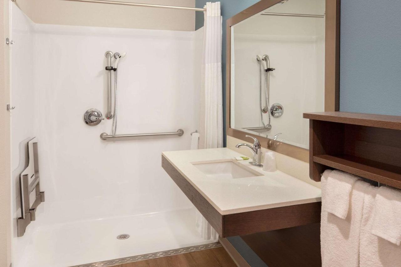 Woodsping Suites Washington Dc East Arena Drive Lake Arbor Extérieur photo