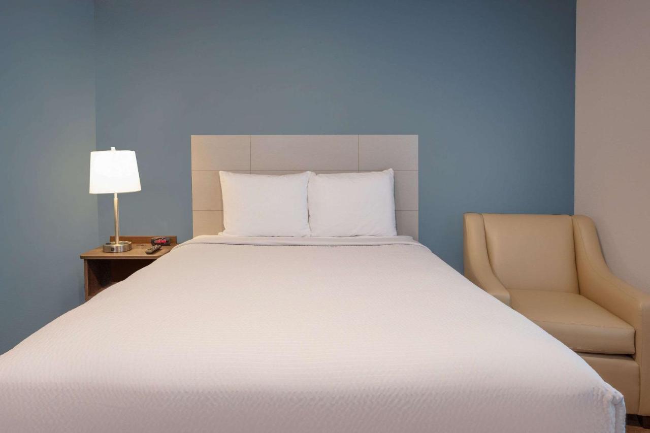 Woodsping Suites Washington Dc East Arena Drive Lake Arbor Extérieur photo
