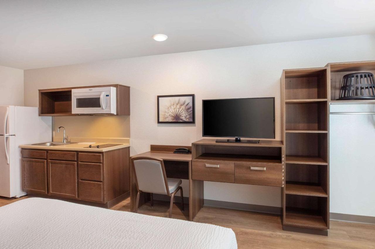 Woodsping Suites Washington Dc East Arena Drive Lake Arbor Extérieur photo